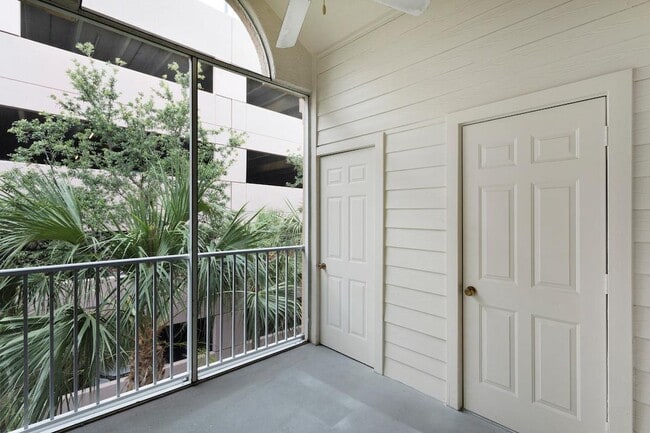 Building Photo - 5303 Bay Club Cir
