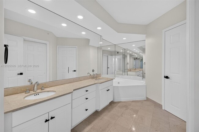 Building Photo - 3370 Hidden Bay Dr