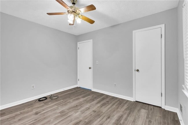 Building Photo - 4899 Raven Way NE