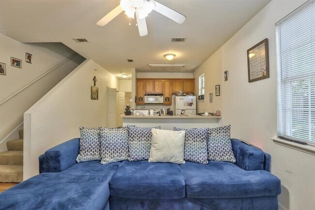 Building Photo - 924 Ashburn Dr