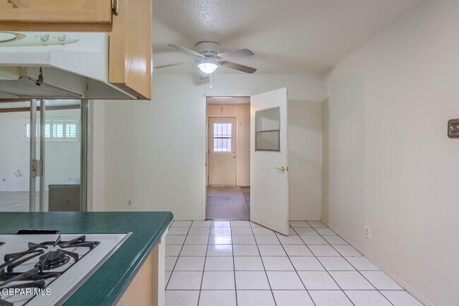 Building Photo - 2125 Pacheco Dr