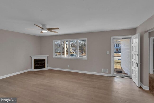 Building Photo - 370 NJ-156