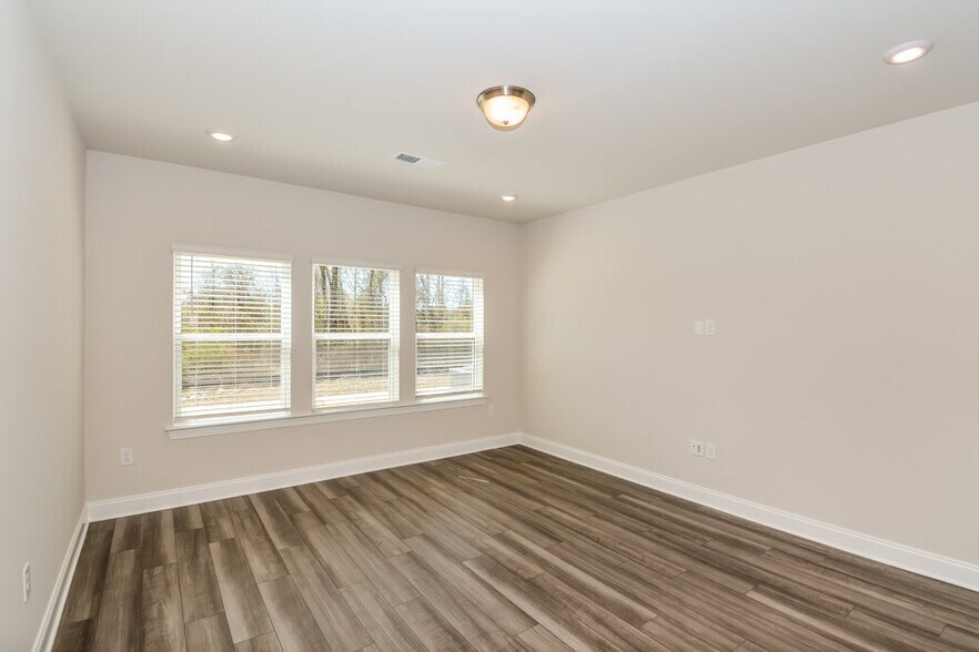 Building Photo - 3627 Mathewson Way