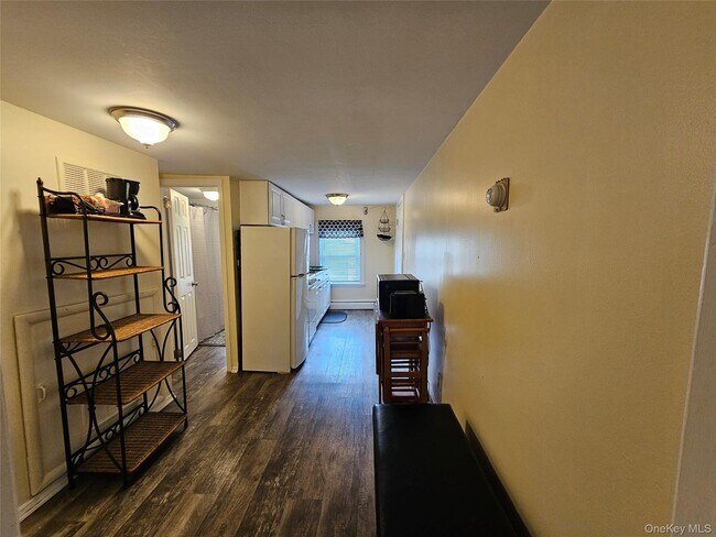 Building Photo - 49 Beacon St