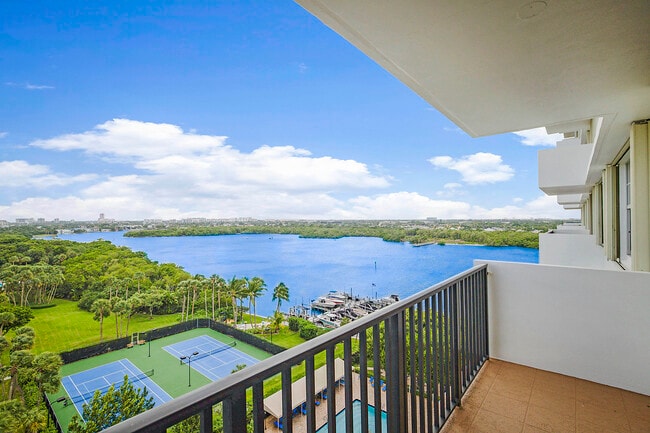 Building Photo - 2121 N Ocean Blvd