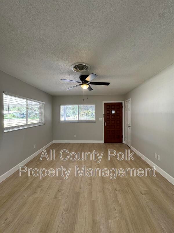 Building Photo - 2255 E Helen Cir
