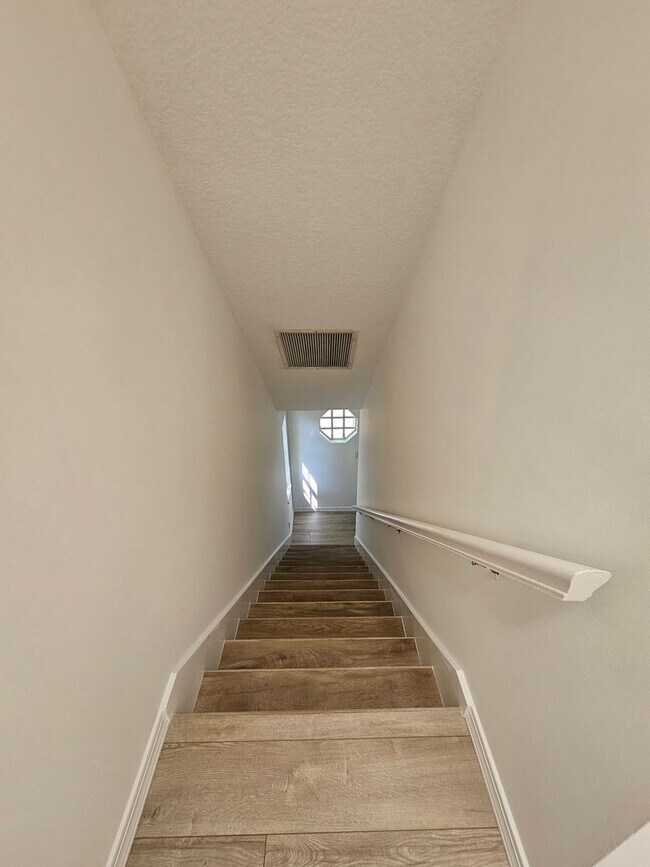 Building Photo - 1406 36th Ave