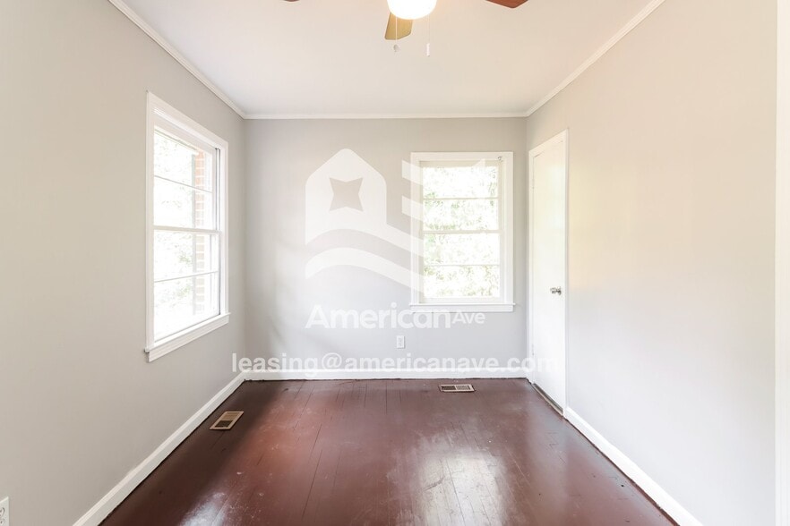 Building Photo - 142 Briardale Ave