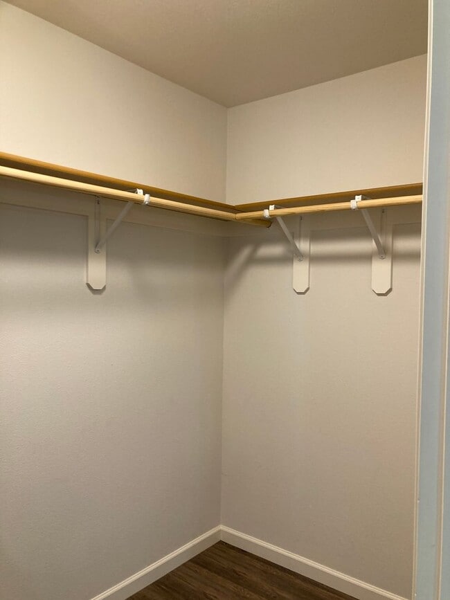 Building Photo - MP132 - 14418-14420 E Heroy