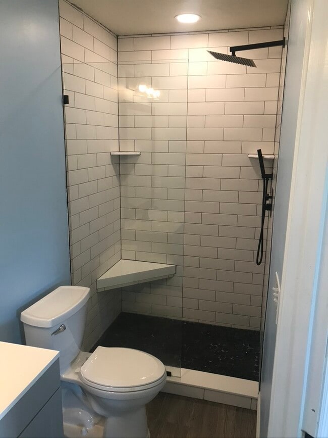 Building Photo - 228 Hawthorne Rd