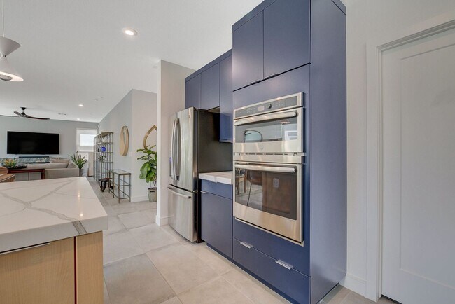 Building Photo - Amazing 2 story home in beautiful Tri Poin...