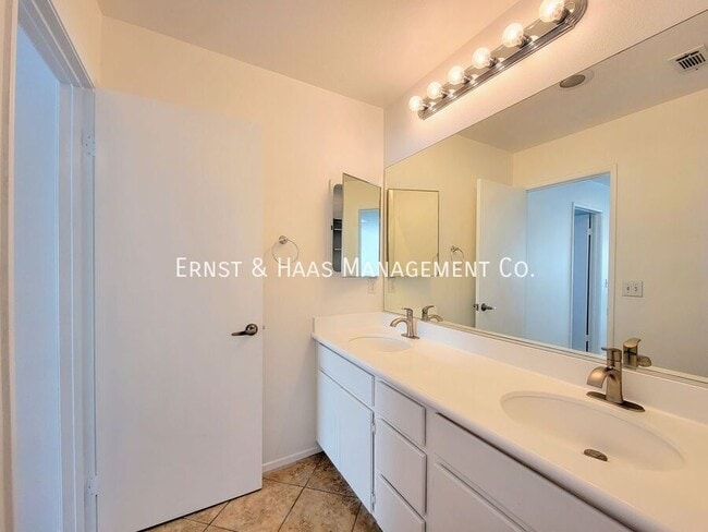 Building Photo - 17528 Yellowwood Way