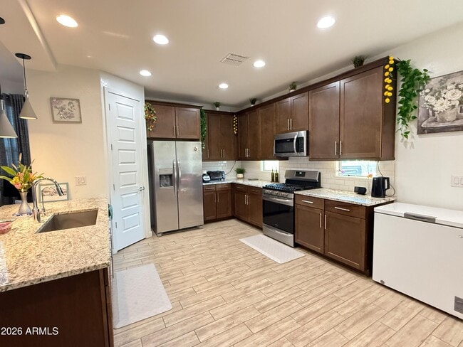 Building Photo - 127 E Gemini Pl