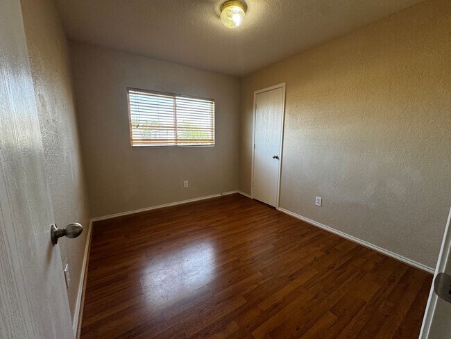 Building Photo - 9303 Pacific Maple