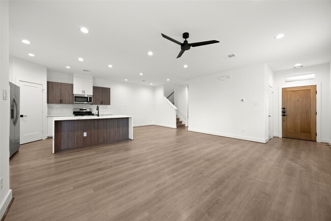 Building Photo - 2752 Sunny Briar Dr