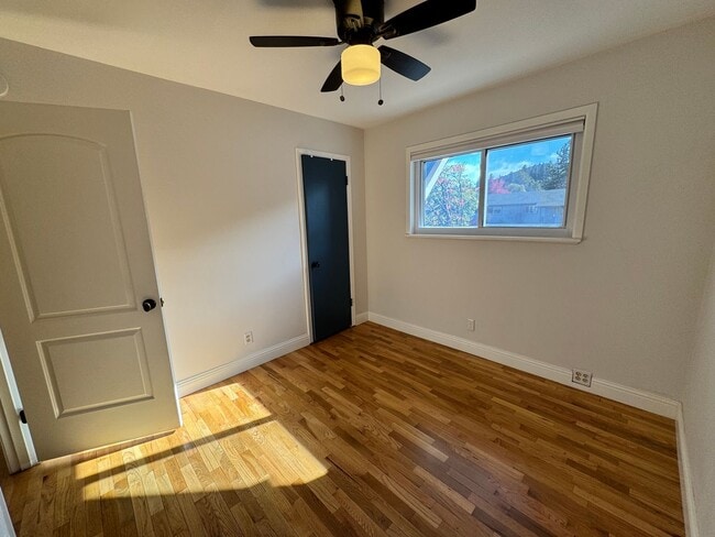 Building Photo - FOR RENT: UNFURNISHED: - Super Sweet Cottage style home in Midtown Bend.