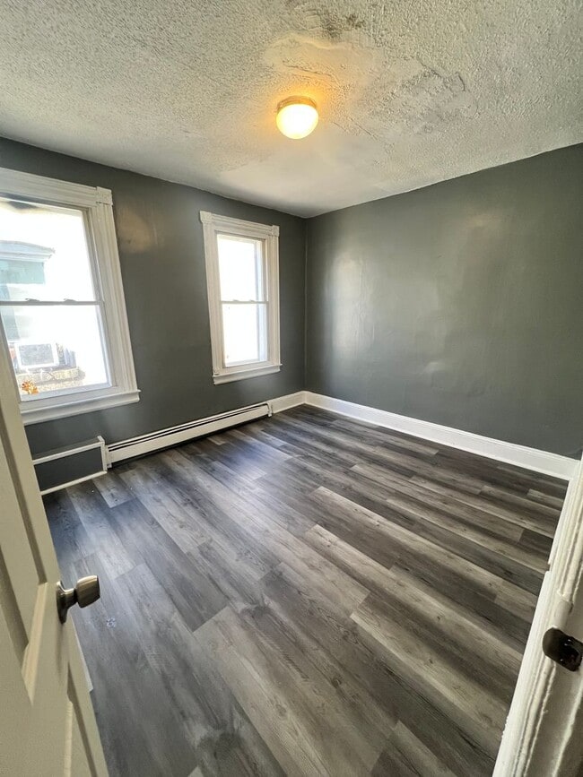 Building Photo - Big house with nice layout beautiful property