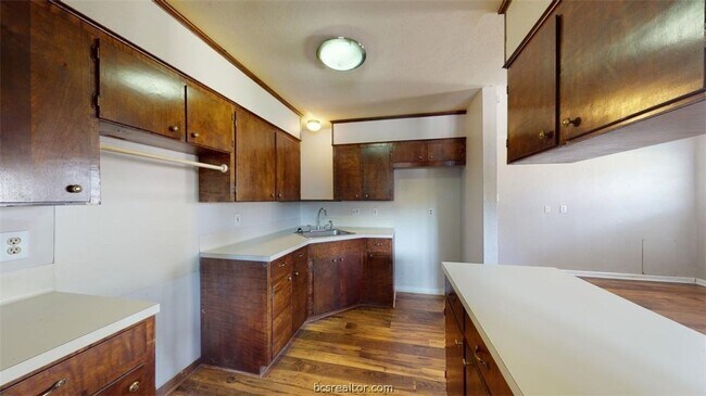 Building Photo - 3004 Longleaf Dr