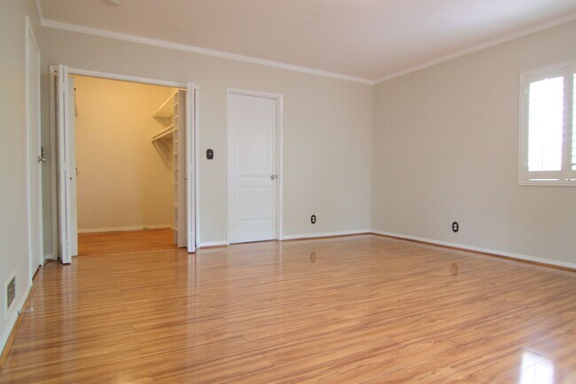Building Photo - 1440 N Pass Ave