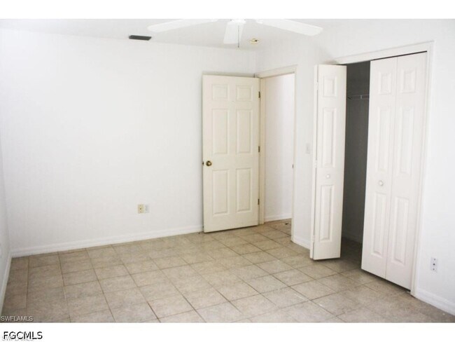 Building Photo - 2114 SW 39th St
