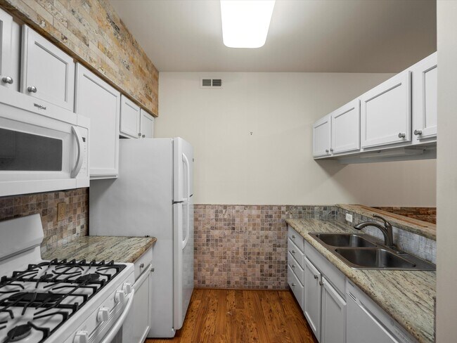Building Photo - 846 W Summerfield Gln Cir