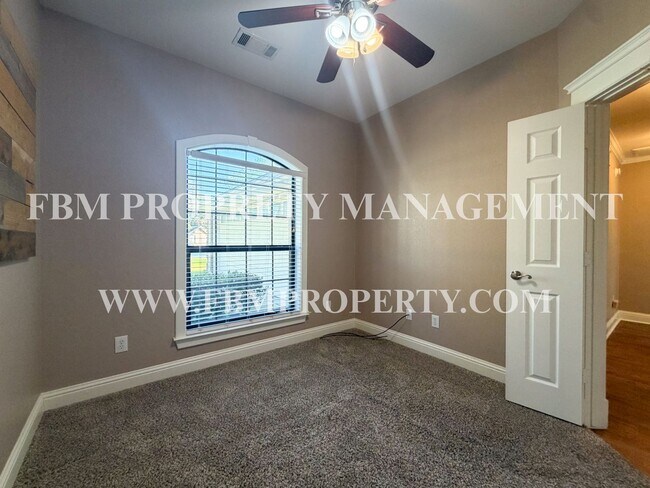 Building Photo - 163 Highland Dr