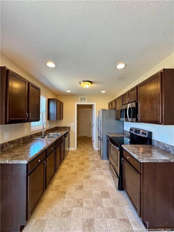 Building Photo - 858 Screech Owl Dr