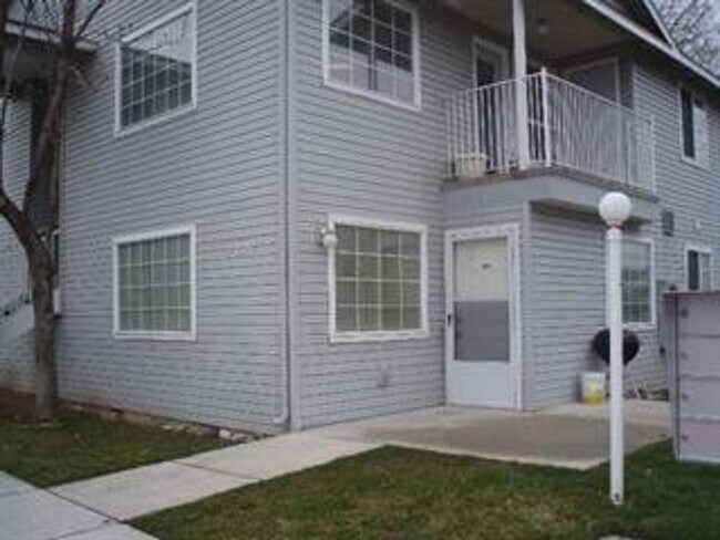 Building Photo - 2220 S Amy Ave