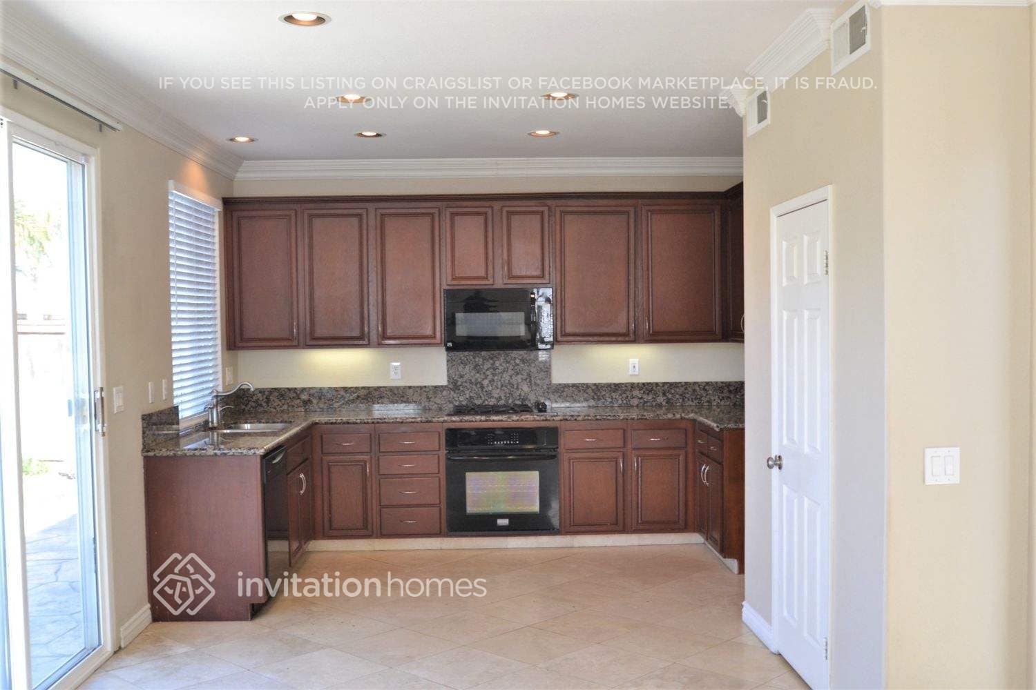 Building Photo - 1869 Petaluma Dr