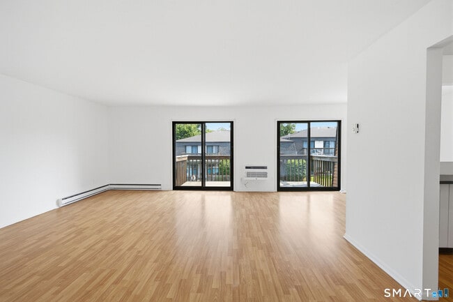 Building Photo - 255 Strawberry Hill Ave