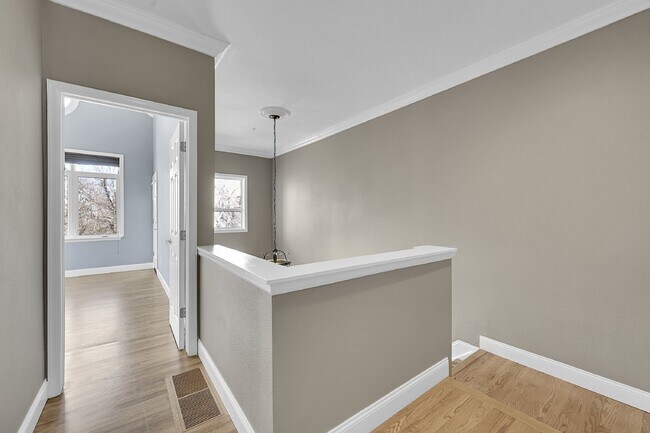 Building Photo - $3,150.00 - 2 Beds, 2.5 Baths, Apartment i...
