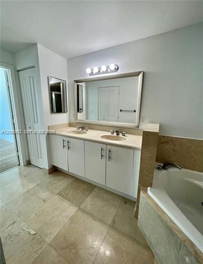 Building Photo - 7900 Harbor Island Dr