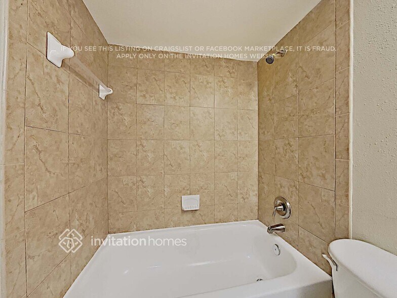 Building Photo - 3054 Brompton Dr