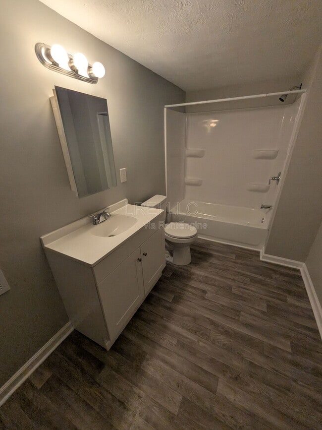 Building Photo - 2312 S 36th St