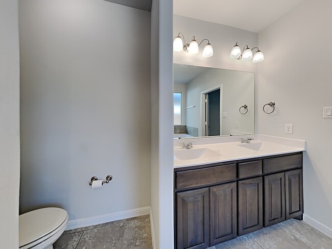 Building Photo - 9113 Golden Hollow Ln