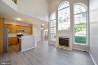 Building Photo - 40 Madison Way