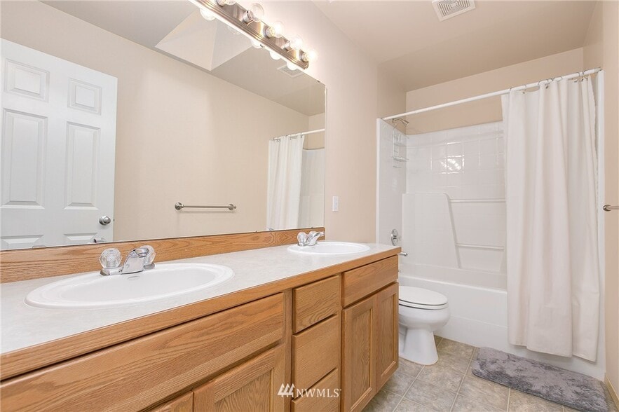 Building Photo - 13607 NE 202nd St