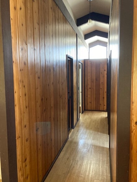 hallway from entry/kitchen - 66 -1253 Ahuli Cir
