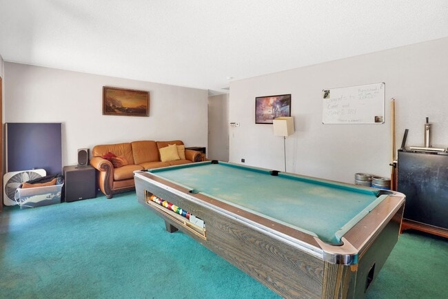 Building Photo - Preleasing Now! Available early August! 7 Bed, 2.5 Bath House!