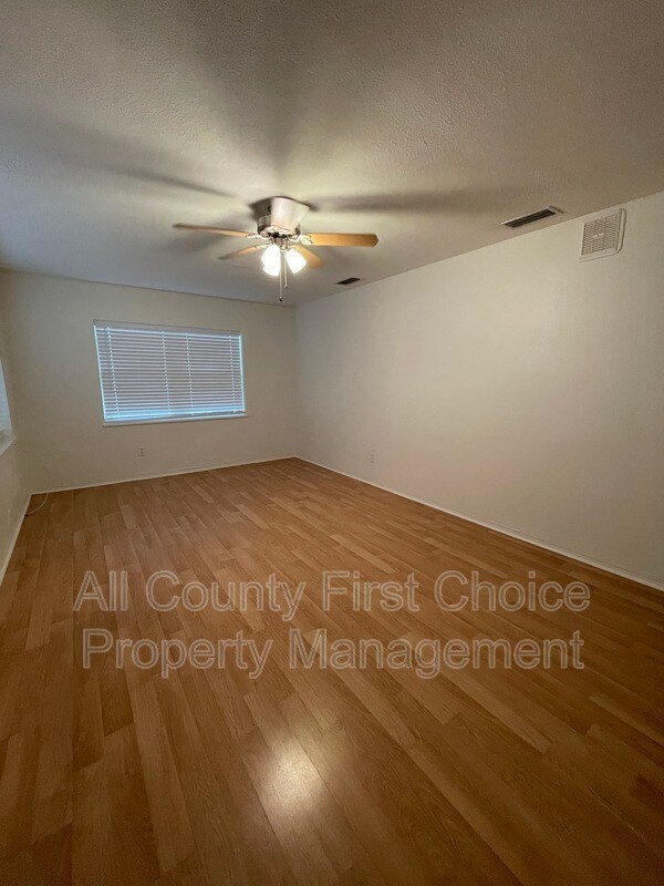 Building Photo - 939 45th St N