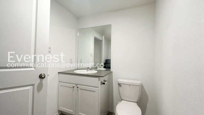 Building Photo - 7037 Elm Cv