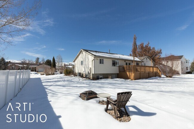 Building Photo - Spacious 5-Bedroom Home in Morgan – $500 O...