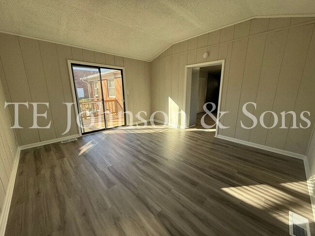 Building Photo - Charming 3BR/2BA Home with Hardwood Floors, Bonus Room & Outdoor Living