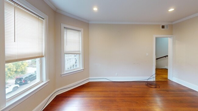 Building Photo - 47 Iffley Rd