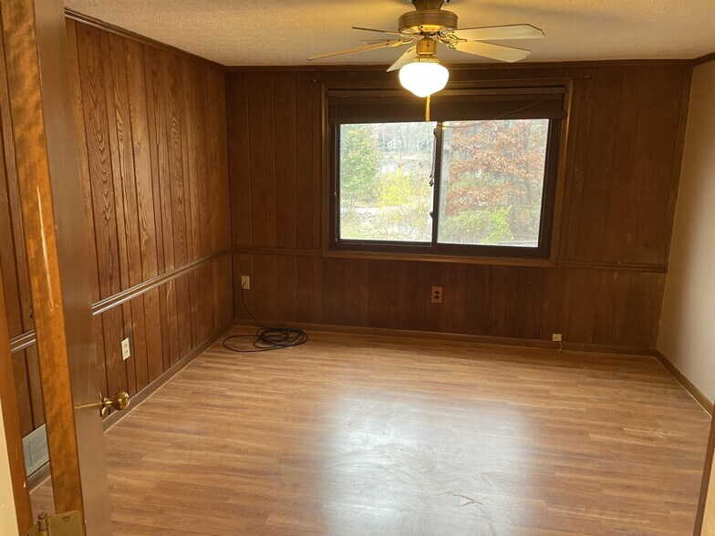 Building Photo - 4335 Ormond Dr