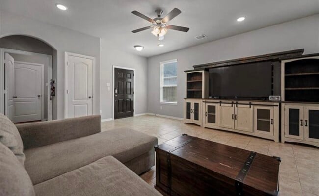 Building Photo - 31606 Heguy Pass