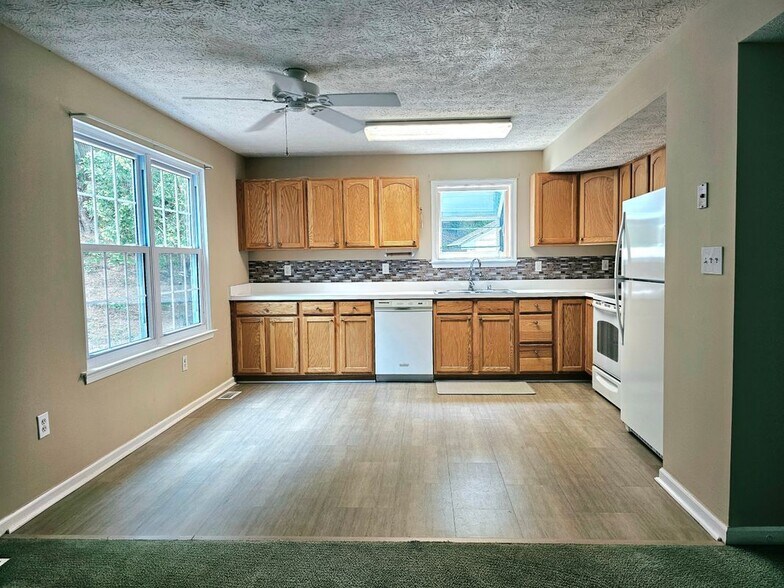 Building Photo - 58 Bremer Dr