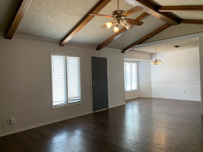 Building Photo - 4807 72nd St