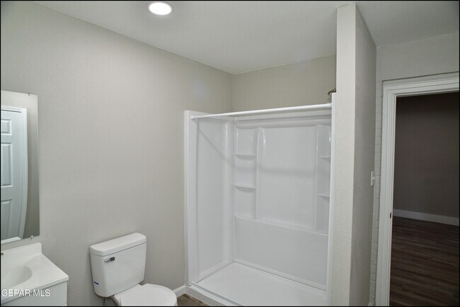 Building Photo - 2606 Aurora Ave