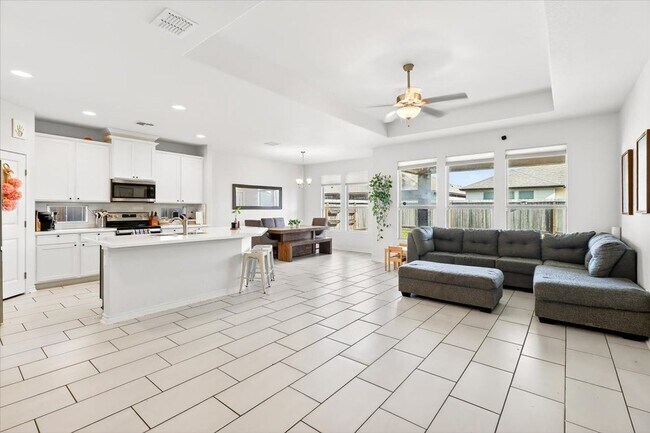 Building Photo - 2614 Vista del Sol